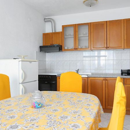 Apartments By The Sea Poljica, Trogir - 19316 산책길 객실 사진