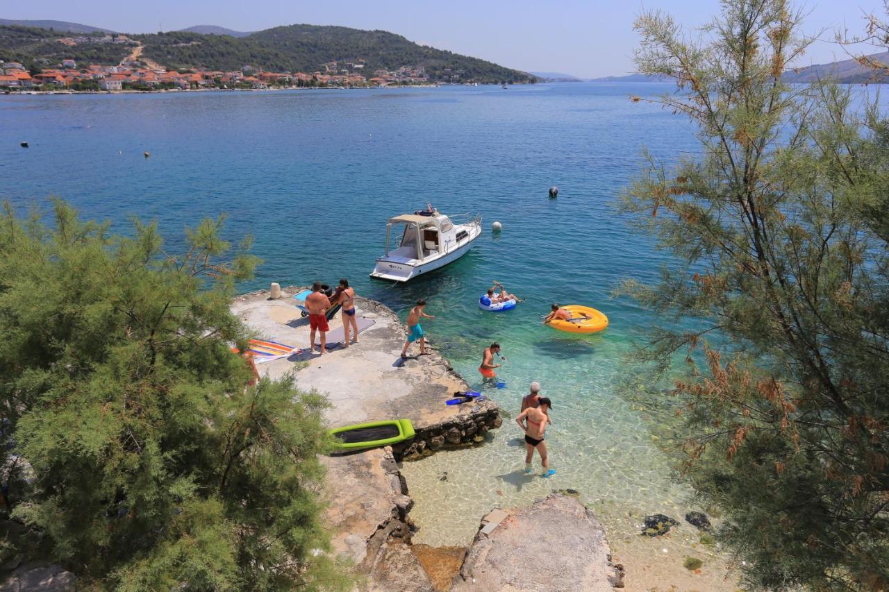 Apartments By The Sea Poljica, Trogir - 19316 산책길 외부 사진