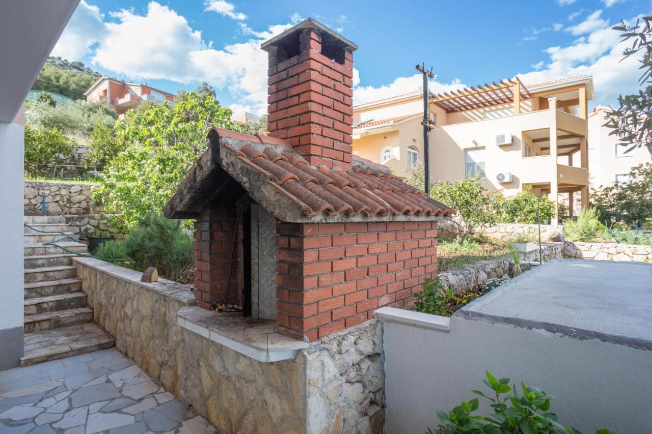 Apartments By The Sea Poljica, Trogir - 19316 산책길 외부 사진