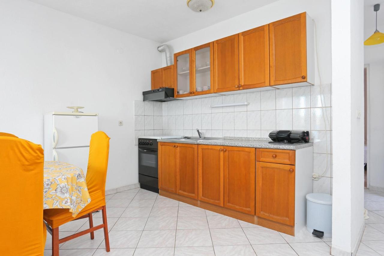 Apartments By The Sea Poljica, Trogir - 19316 산책길 외부 사진