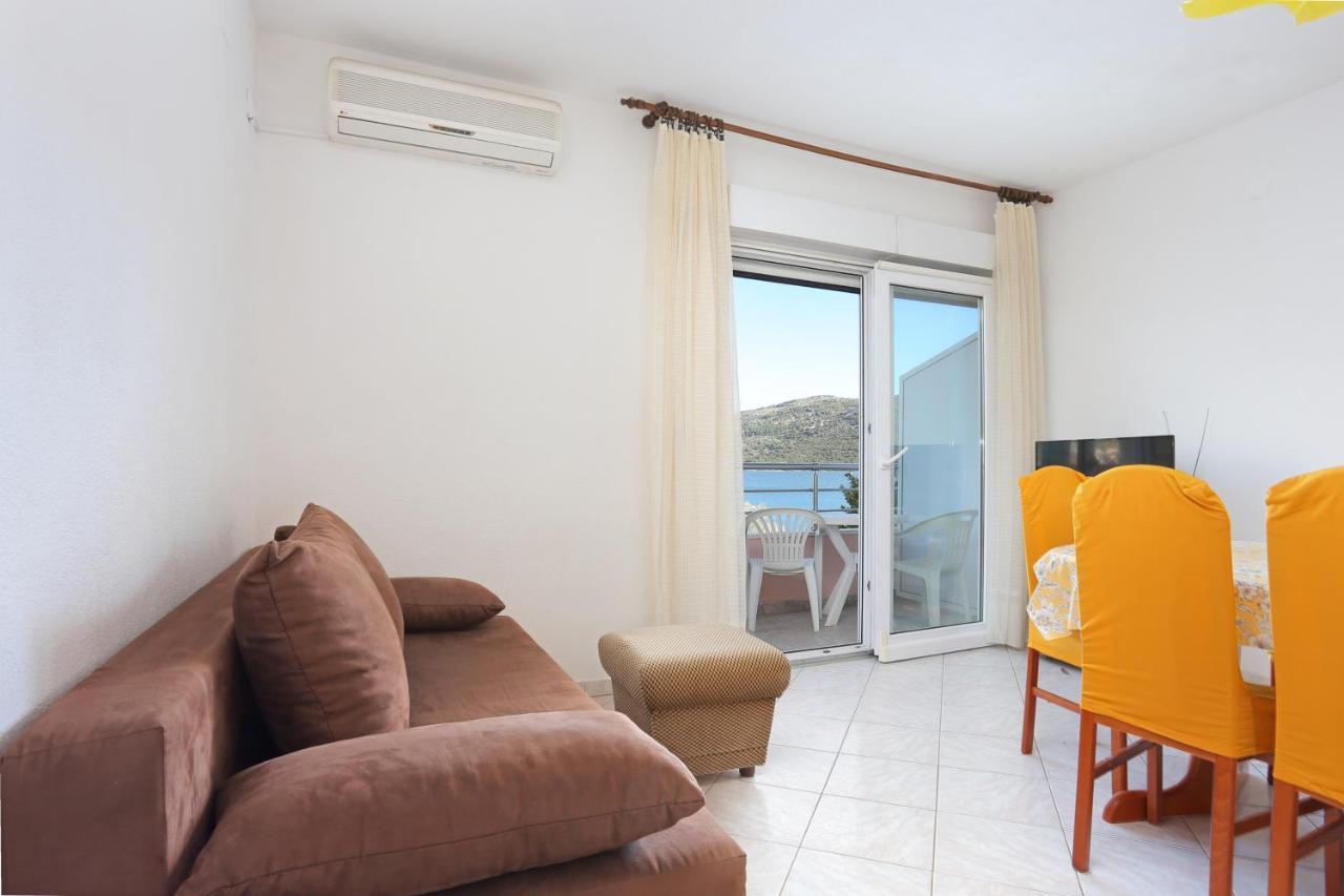 Apartments By The Sea Poljica, Trogir - 19316 산책길 외부 사진