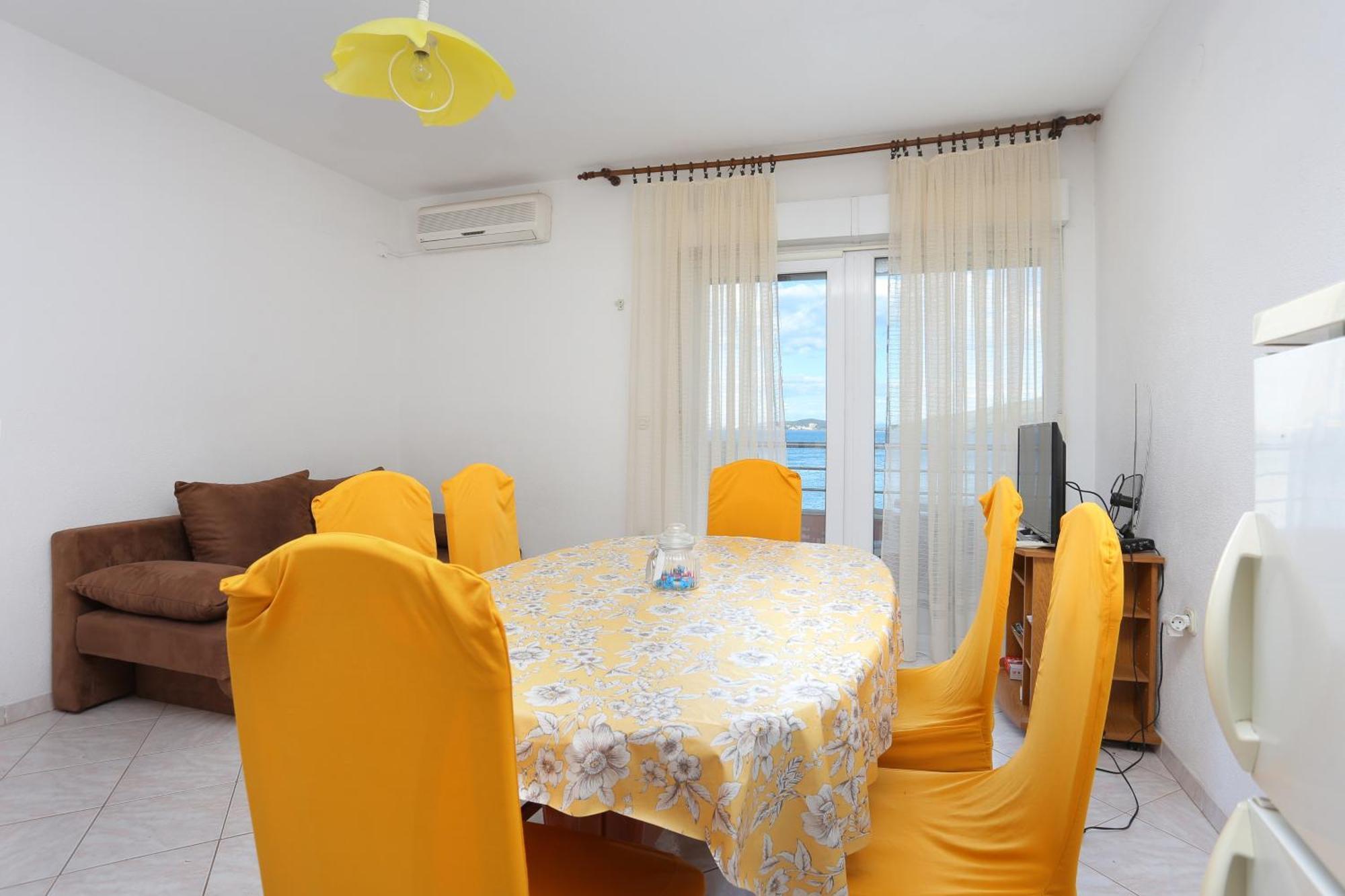 Apartments By The Sea Poljica, Trogir - 19316 산책길 객실 사진